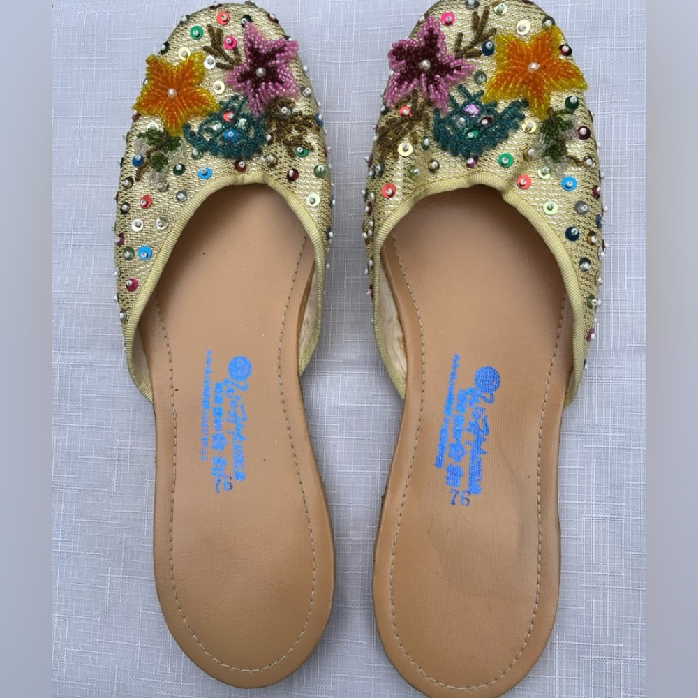NWOT Chic Gold Beaded & Sequin Floral Slippers, size 38